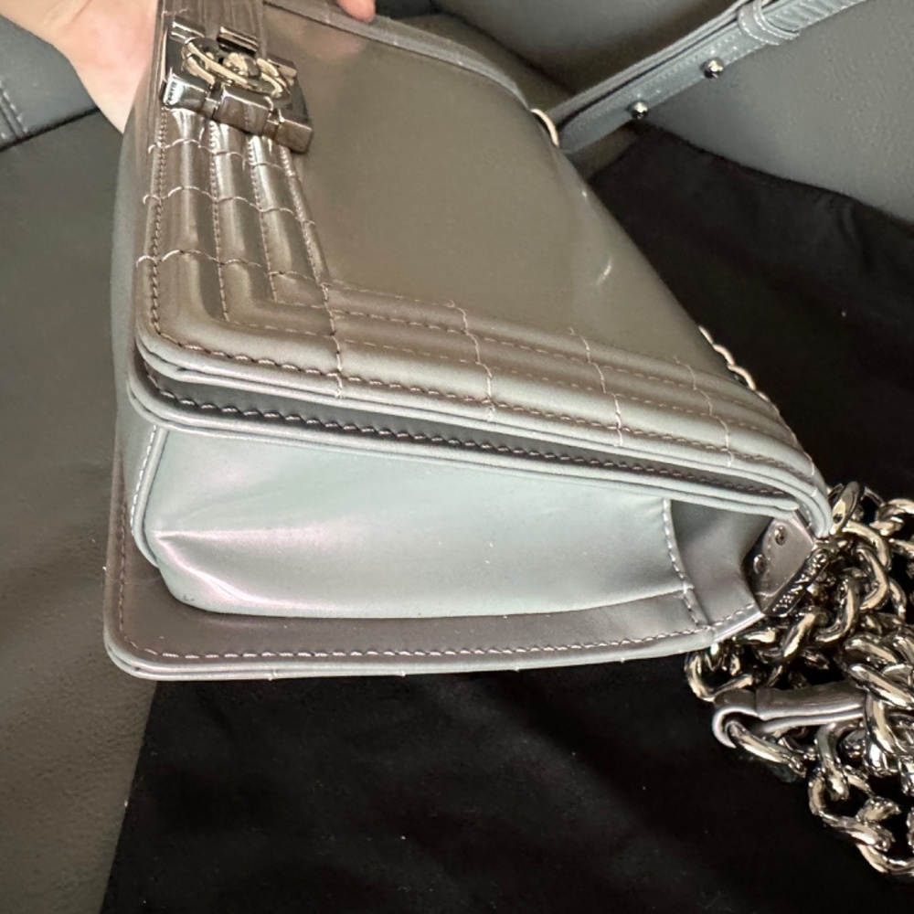Chanel Boy Medium - Picture 12 of 16